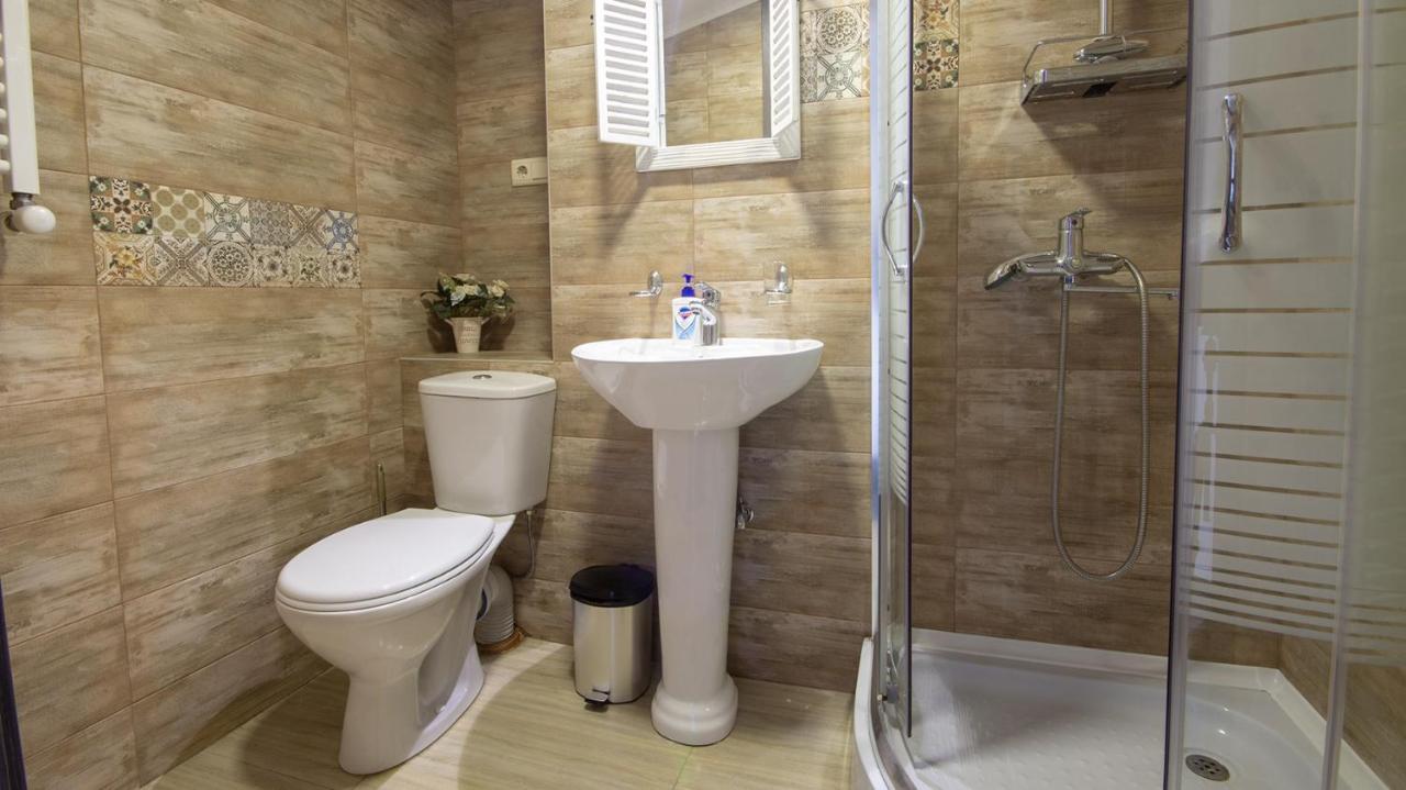 4 Bedroom Apartment On Liberty Square Tbilisi ภายนอก รูปภาพ