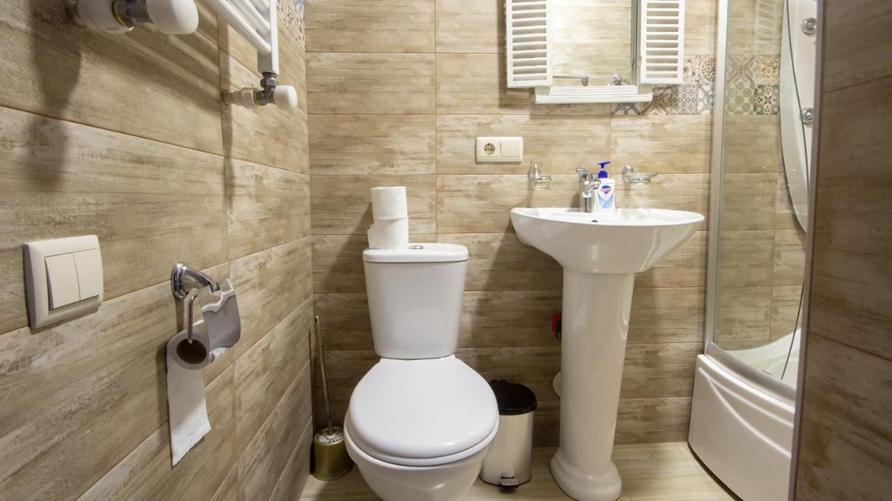 4 Bedroom Apartment On Liberty Square Tbilisi ภายนอก รูปภาพ