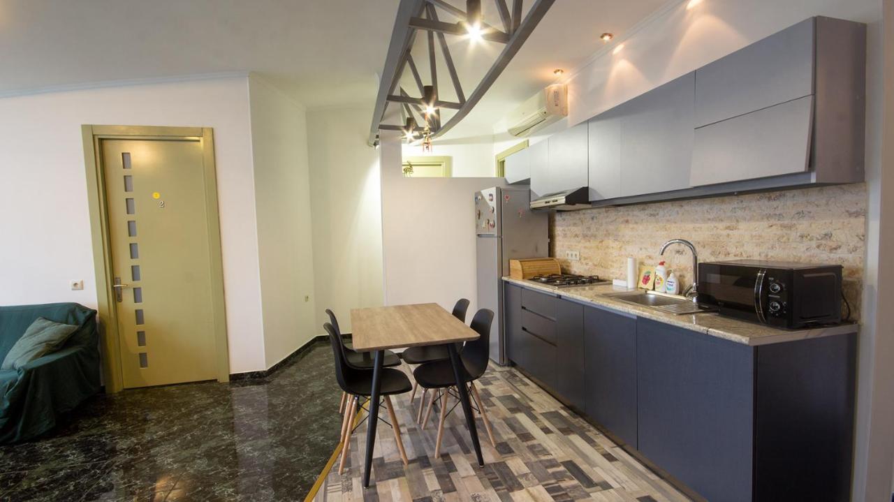 4 Bedroom Apartment On Liberty Square Tbilisi ภายนอก รูปภาพ