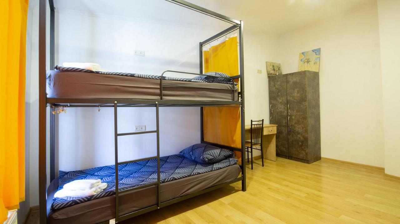 4 Bedroom Apartment On Liberty Square Tbilisi ภายนอก รูปภาพ