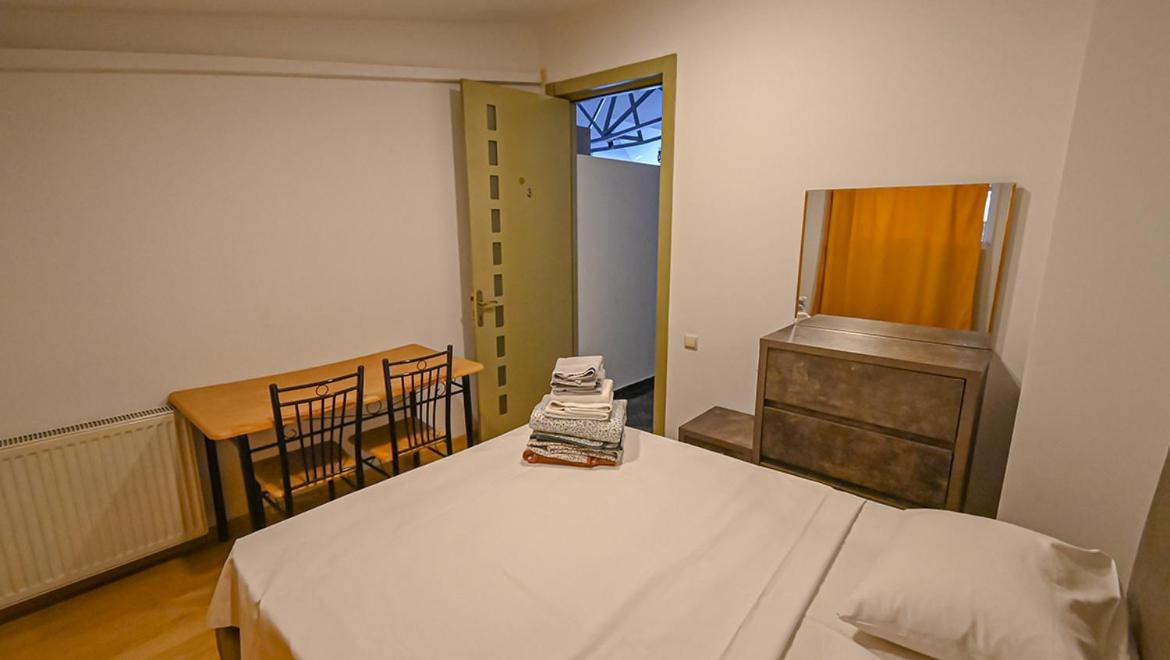 4 Bedroom Apartment On Liberty Square Tbilisi ภายนอก รูปภาพ
