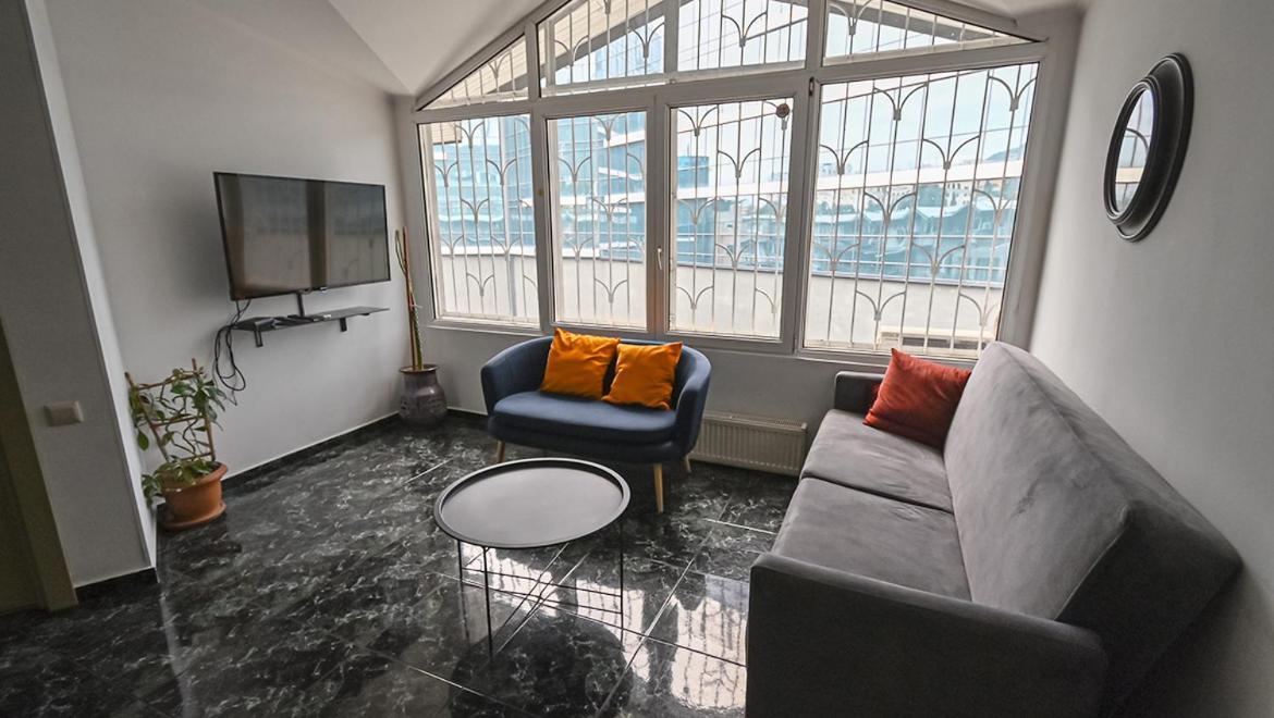 4 Bedroom Apartment On Liberty Square Tbilisi ภายนอก รูปภาพ